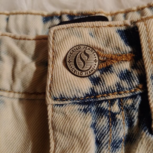 Forever 21 Shorts - Picture 2 of 5